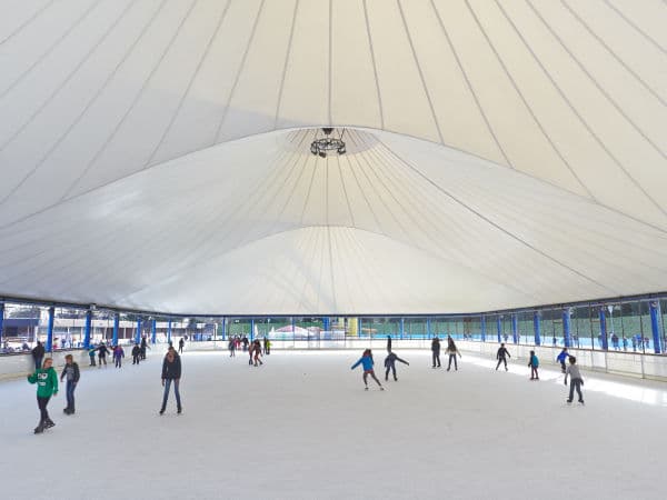 Außenzelt des Grefrather Eissport und Eventparks Außenzelt des Grefrather Eissport und Eventparks