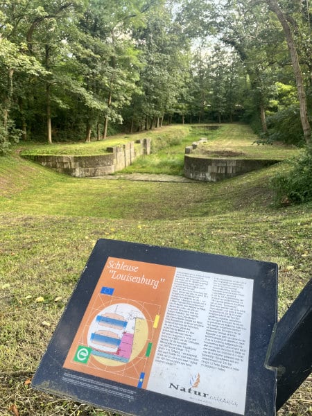 Nordkanal Schleuse Louisenburg Schleuse mit Infotafel