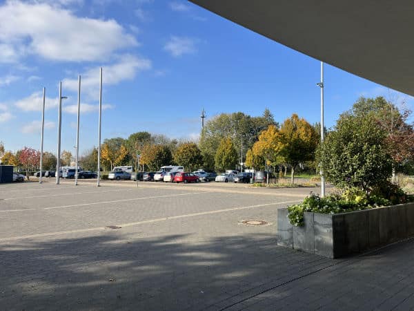 Parkbad Wassenberg mit Blick auf Wohnmobilstellplatz Parkbad Wassenberg mit Blick auf Wohnmobilstellplatz